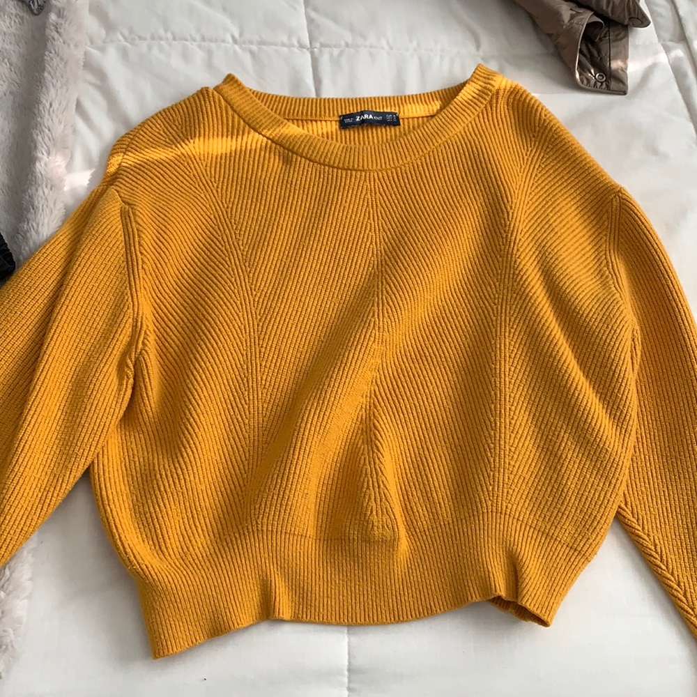 Mustard cropped knit